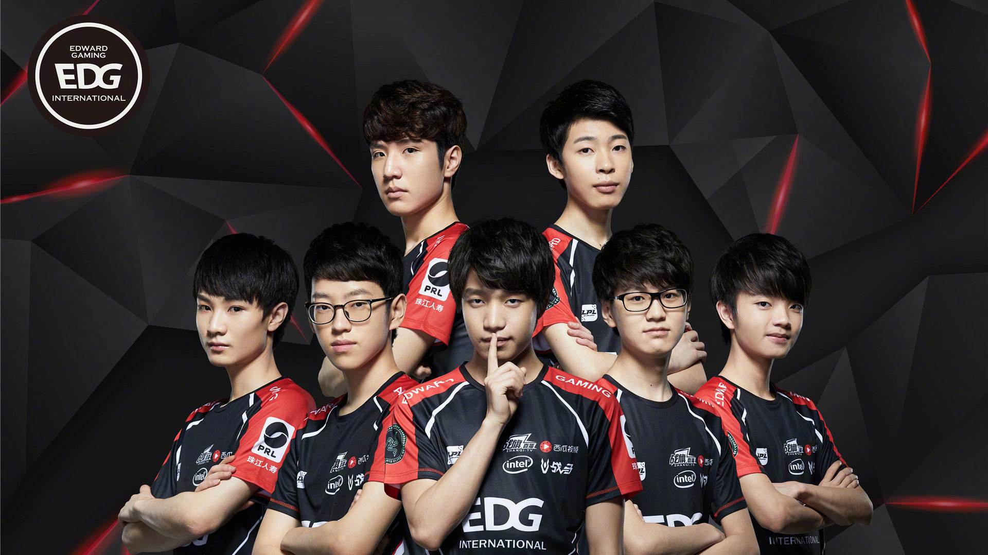 己的不满 己的不满